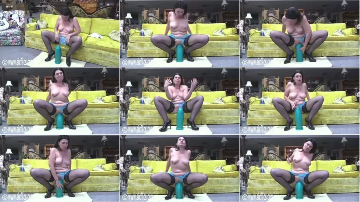 Screenshot 1 from Tabby Tender – Tabby destroys her XXL cunt (01.07.2019) [HD 720p] (Sicflics)