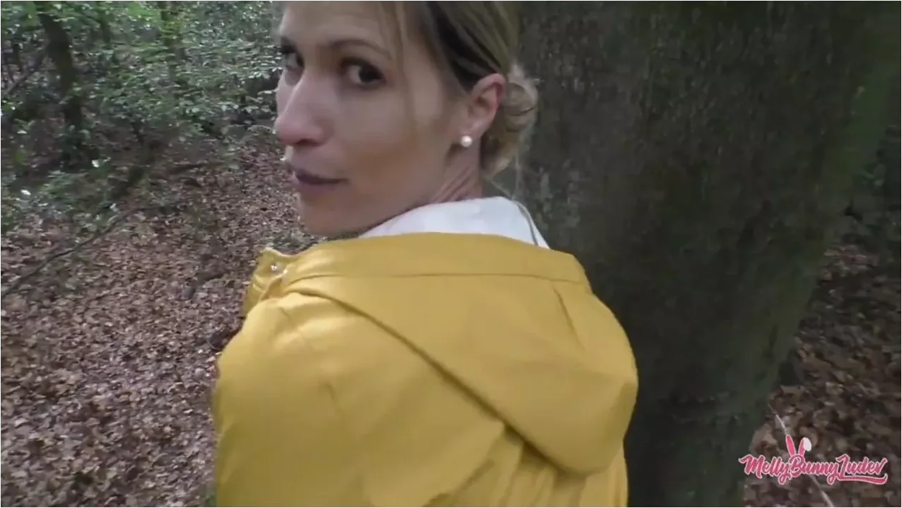 Play video: MellyBunnyLuder – Mit Kollegem 1. Waldfick im Leben [FullHD 1080p] (MDH)