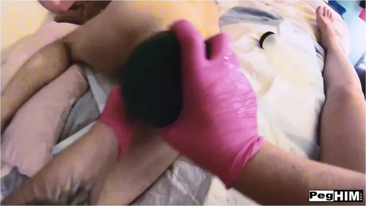 Siouxsie Q – Home Movies Siouxsie Q uses the Mr Hankeys XL Seahorse toy to open him up [HD 720p] (PegHim)
