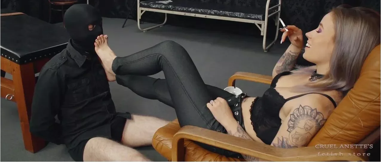 Play video: Mistresses Anette, Kittina – FEET LICKING IN A SPECIAL WAY [FullHD 1080p] (Cruel Anettes Fetish Store)