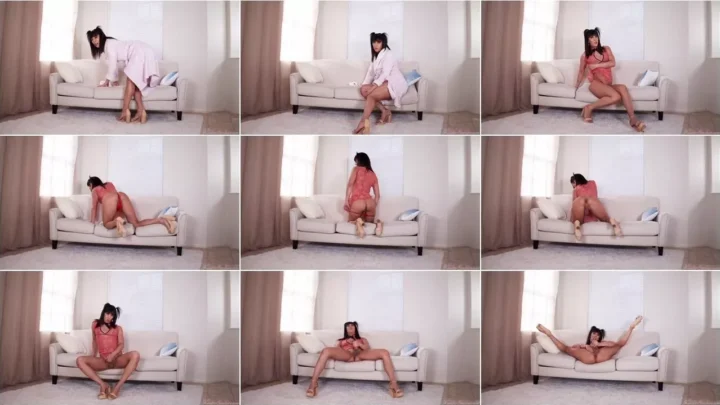 Screenshot 1 from Kendra Sinclaire – Sneaking Up On Me While I\’m Cleaning In My Robe [HD 720p] (KendraSinclaire)