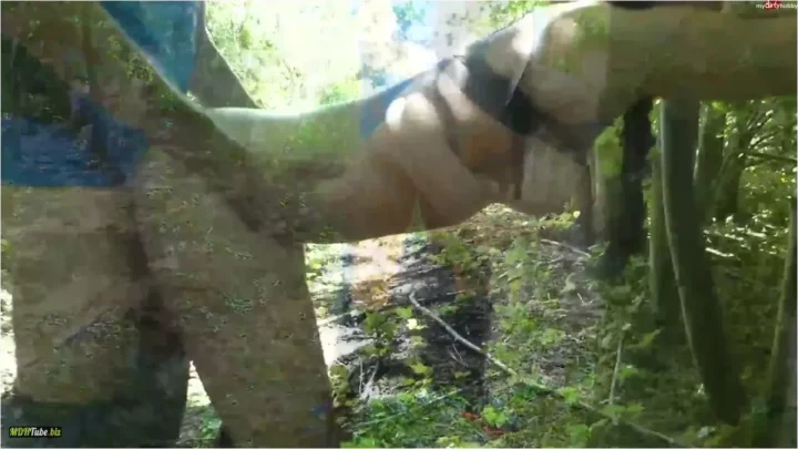 Screenshot 1 from Luna-Richter – Geil! Joggerin hat Durst! Spanner entsaftet! [FullHD 1080p] (MDH)