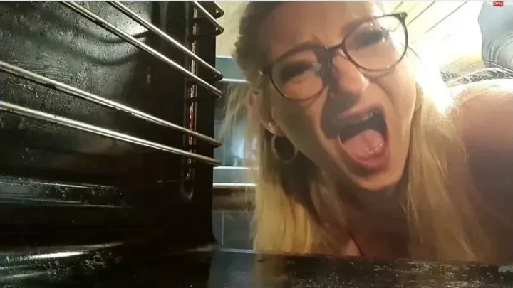Vika_Viktoria – Hilfe! Ich stecke fest und er benutzt mich einfach! [FullHD 1080p] (MDH)