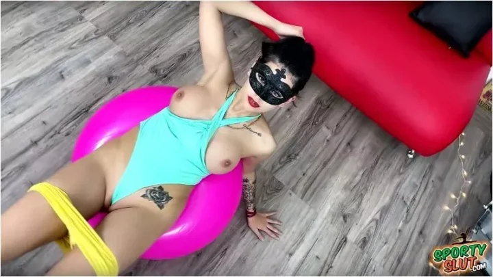 Screenshot 1 from Roxy – SS-524 [FullHD 1080p] (Sportyslut)