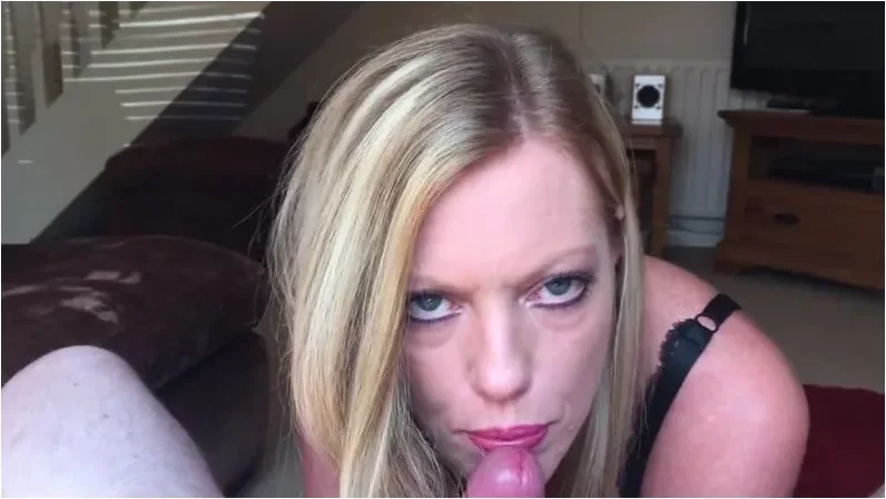 Play video: Hairjob Heaven – Holly Kiss Pornstar Hairjob and Facial [SD 540p] (Blowjob)