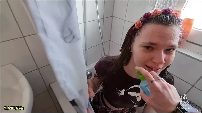 Play video: Anne-Eden – Upsi – Peinlicher Unfall unter der Dusche UNCUT [FullHD 1080p] (MDH)